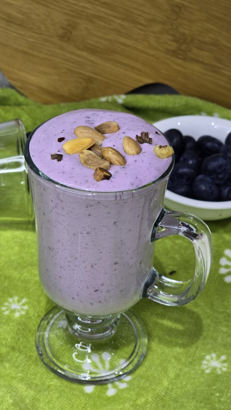 batido alto en proteína de arándanos para una vida saludable y una alimentación sana